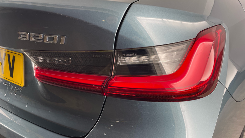 BMW 3 Series 320i SE 4dr Step Auto Petrol Saloon